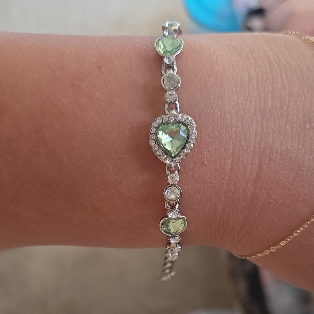 Elegant Silver and Green Heart Bracelet